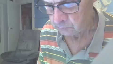 Snapshot of hamto65 chatting on September 11, 6:20 pm Prefer men 80 online show from September 11, 6:20 pm