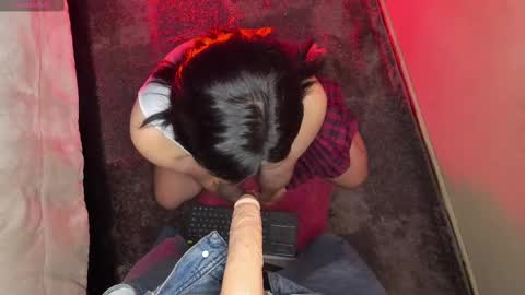 Snapshot of hanah_bakeer chatting on February 24, 12:59 pm Hanah Montana Independent model online show from February 24, 12:59 pm
