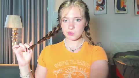 hanahwoods online show from February 23, 11:58 pm