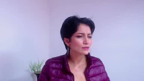 Sara online show from December 18, 4:28 pm