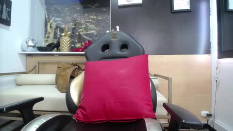 Snapshot of hanna_lamber chatting on February 5, 5:52 am hanna_lamber online show from February 5, 5:52 am