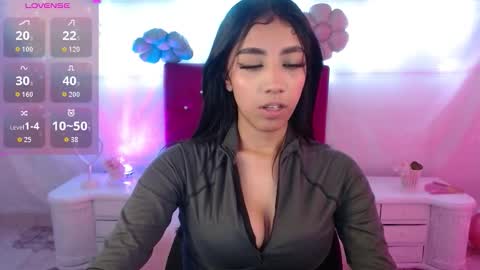 hanna_louse18 online show from September 15, 10:00 pm