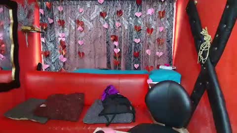 Hanna online show from February 17, 1:00 pm