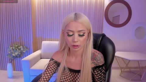  Hanna Connor  online show from March 5, 8:00 pm