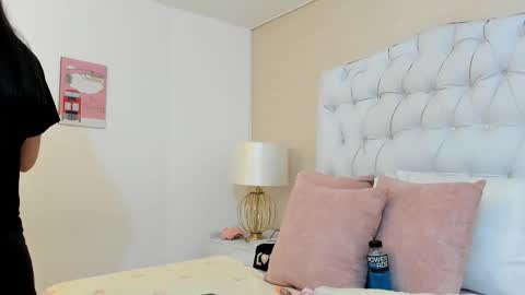 Snapshot of hannadawsons chatting on February 12, 2:24 am HannaDawsons online show from February 12, 2:24 am