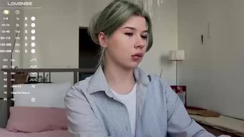Snapshot of hannah_allin chatting on February 26, 12:05 pm Hannah Allin online show from February 26, 12:05 pm
