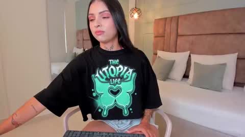 Snapshot of hannah_miltonn chatting on September 11, 9:38 pm Hannah Milton online show from September 11, 9:38 pm