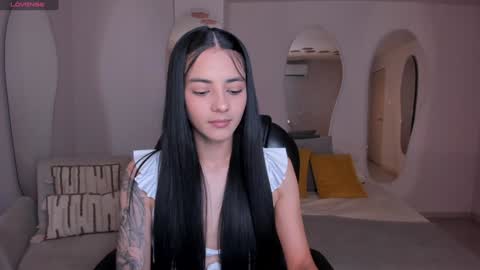 HANNAH J online show from January 6, 7:02 pm