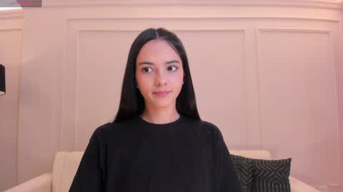 HANNAH J online show from December 7, 6:32 pm