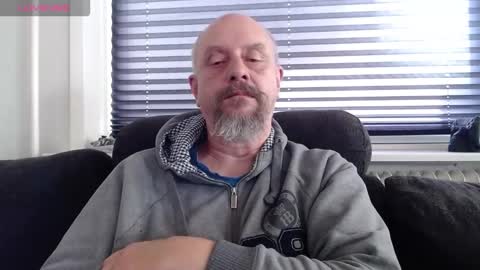 Snapshot of hardmrlazy chatting on September 21, 1:59 pm MrLazy online show from September 21, 1:59 pm