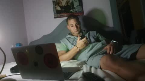 Snapshot of hardnstyle chatting on September 22, 1:10 am HARD AND STYLE online show from September 22, 1:10 am