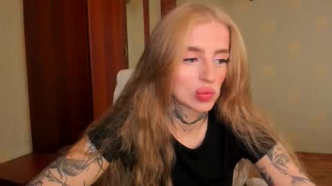 Snapshot of harley_kimm chatting on September 18, 5:55 am Julia online show from September 18, 5:55 am