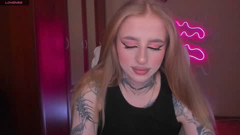 Snapshot of harley_kimm chatting on December 3, 5:37 am Julia online show from December 3, 5:37 am