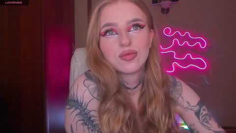 Snapshot of harley_kimm chatting on December 2, 5:30 am Julia online show from December 2, 5:30 am