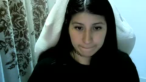 Snapshot of hasley_bbylee chatting on January 9, 4:08 am lady online show from January 9, 4:08 am