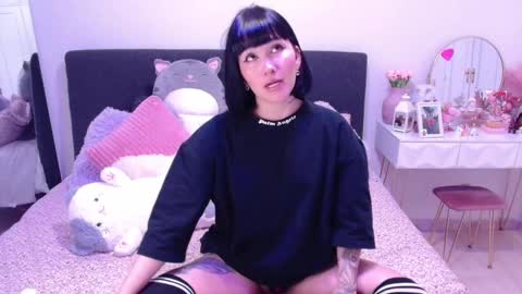 petunia  online show from December 6, 1:02 am
