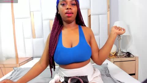 Snapshot of hazel_lane chatting on January 19, 11:00 pm Hazel online show from January 19, 11:00 pm