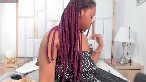 Snapshot of hazel_lane chatting on January 30, 6:13 am Hazel online show from January 30, 6:13 am