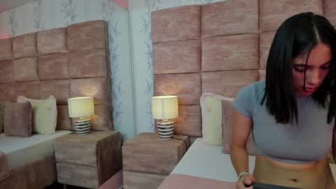 Snapshot of hazelmoret chatting on February 1, 11:42 am HazelMoret online show from February 1, 11:42 am