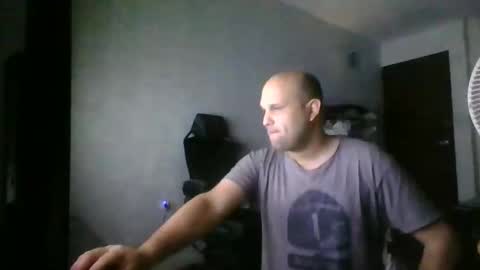 Snapshot of heavy_rebellxc chatting on January 7, 6:48 am Heavy Rebell online show from January 7, 6:48 am