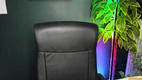 Snapshot of heidi_pleasure chatting on September 10, 6:47 am Heidi online show from September 10, 6:47 am