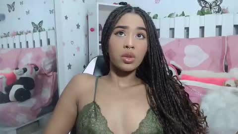 Snapshot of hela_sexy_xx chatting on September 10, 9:54 am hella online show from September 10, 9:54 am