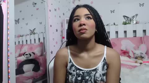 Snapshot of hela_sexy_xx chatting on December 1, 5:15 pm hella online show from December 1, 5:15 pm