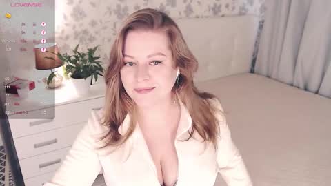 Snapshot of helenbonham chatting on September 14, 4:59 am Helena Bonham online show from September 14, 4:59 am