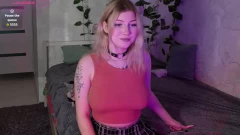 Snapshot of hellenhornny chatting on September 11, 11:00 am HellenHorny online show from September 11, 11:00 am