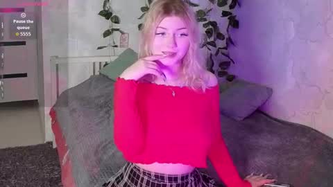 Snapshot of hellenhornny chatting on September 13, 3:14 pm HellenHorny online show from September 13, 3:14 pm
