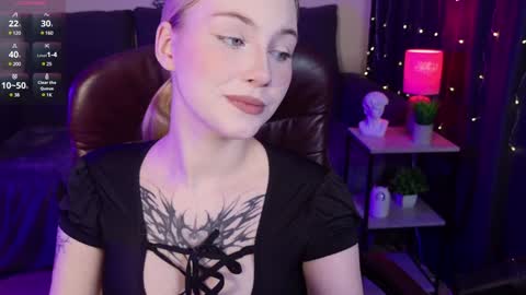Snapshot of hellenhornny chatting on January 23, 11:04 am HellenHorny online show from January 23, 11:04 am