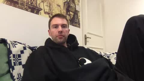 Snapshot of hellolucas69 chatting on December 20, 6:24 pm Lucas online show from December 20, 6:24 pm