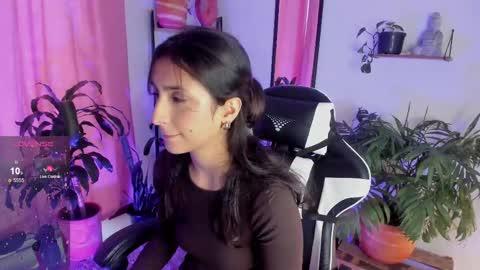 Hello I am Valentina independent Colombian model I love sensuality and pleasure welcome online show from February 22, 10:31 pm