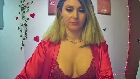 Hestesiaxx online show from February 26, 1:46 am