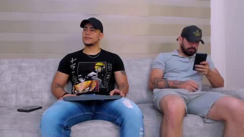 Snapshot of heteros_men chatting on March 12, 1:40 pm heteros men online show from March 12, 1:40 pm