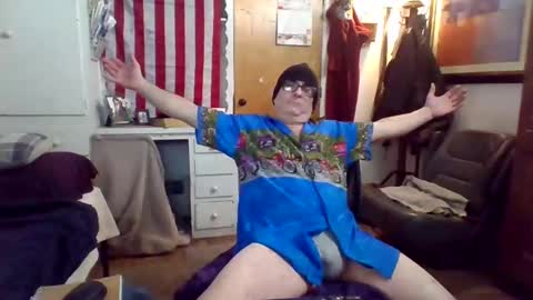 Snapshot of hoglegg99384194 chatting on January 21, 8:41 am hoglegg99384194 online show from January 21, 8:41 am