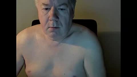 Snapshot of holgerhb53 chatting on March 8, 2:55 am Holger online show from March 8, 2:55 am