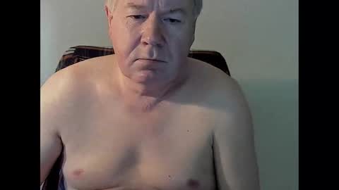 Snapshot of holgerhb53 chatting on February 23, 2:04 pm Holger online show from February 23, 2:04 pm