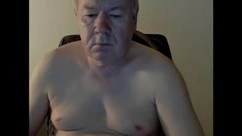 Snapshot of holgerhb53 chatting on September 18, 1:04 pm Holger online show from September 18, 1:04 pm