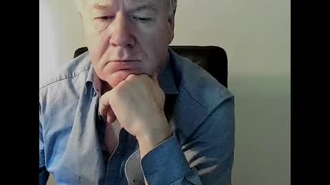 Snapshot of holgerhb53 chatting on March 8, 9:06 am Holger online show from March 8, 9:06 am