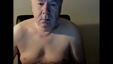 Snapshot of holgerhb53 chatting on February 16, 3:47 am Holger online show from February 16, 3:47 am