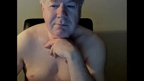 Snapshot of holgerhb53 chatting on March 10, 2:17 am Holger online show from March 10, 2:17 am