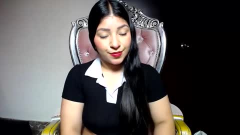 holly online show from February 3, 12:25 pm