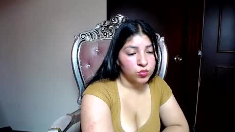 holly online show from February 6, 3:20 pm