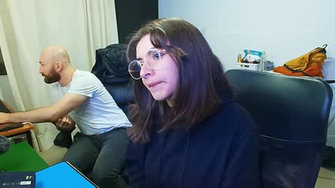 Holly and Honey online show from December 3, 10:12 pm
