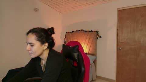   online show from September 12, 3:58 pm