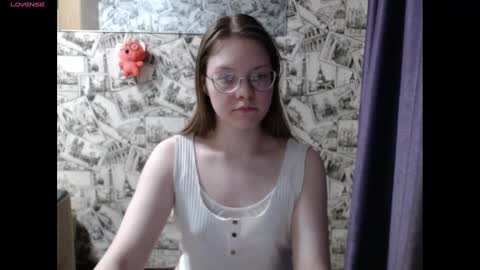 Lina online show from December 19, 2:57 pm