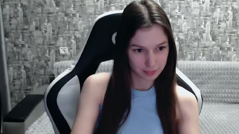 Snapshot of honeyynancyy chatting on March 5, 4:57 pm Nancy online show from March 5, 4:57 pm