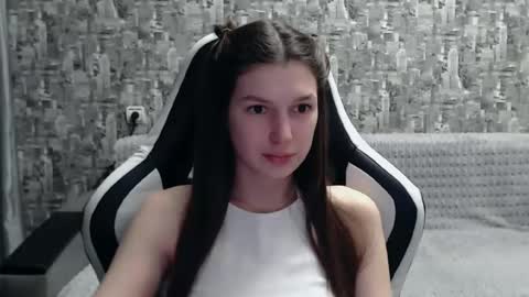 Snapshot of honeyynancyy chatting on March 1, 4:00 pm Nancy online show from March 1, 4:00 pm