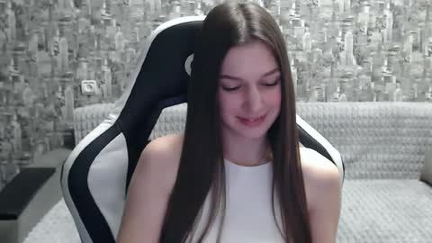 Snapshot of honeyynancyy chatting on February 1, 2:24 pm Nancy online show from February 1, 2:24 pm